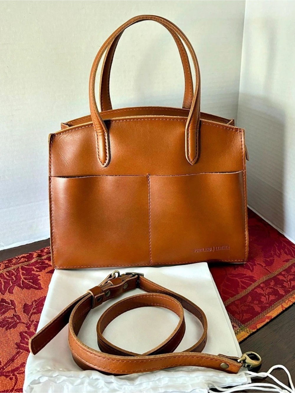 Portland Leather Med. Ashburn Crossbody Tote in Honey